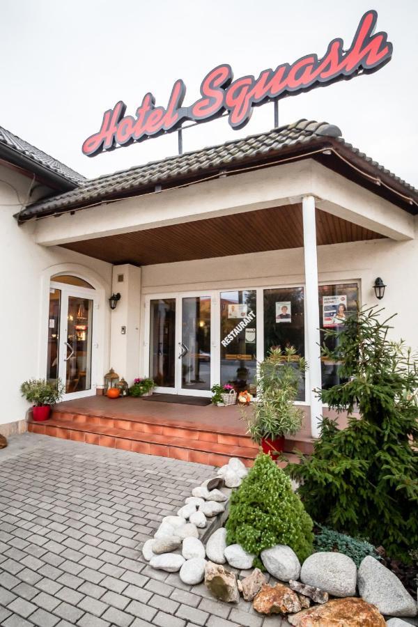 Hotel Squash Centrum Prievidza Exterior foto