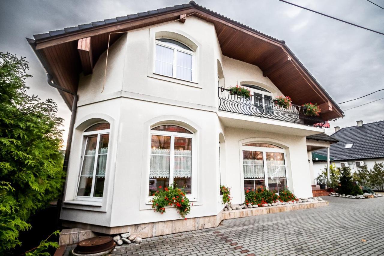 Hotel Squash Centrum Prievidza Exterior foto
