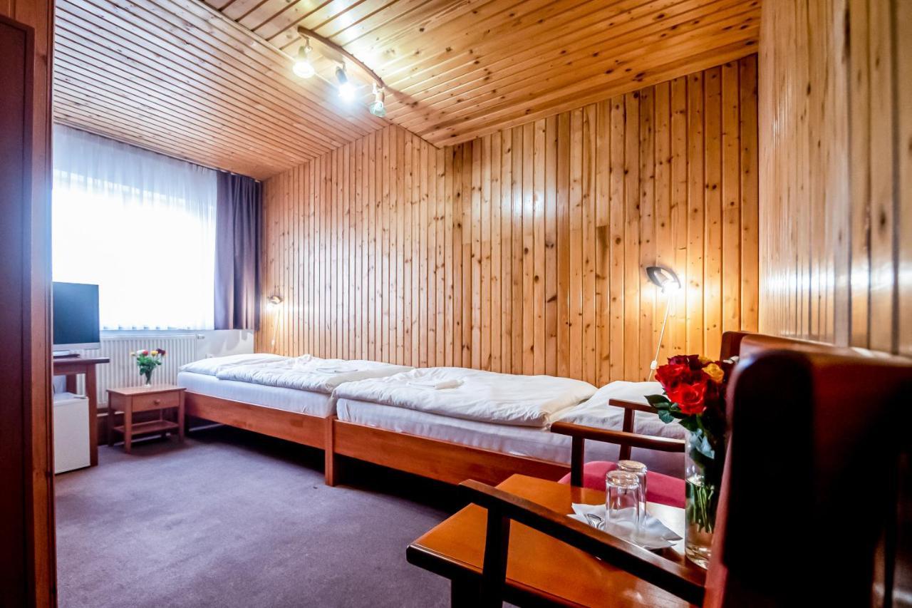 Hotel Squash Centrum Prievidza Exterior foto