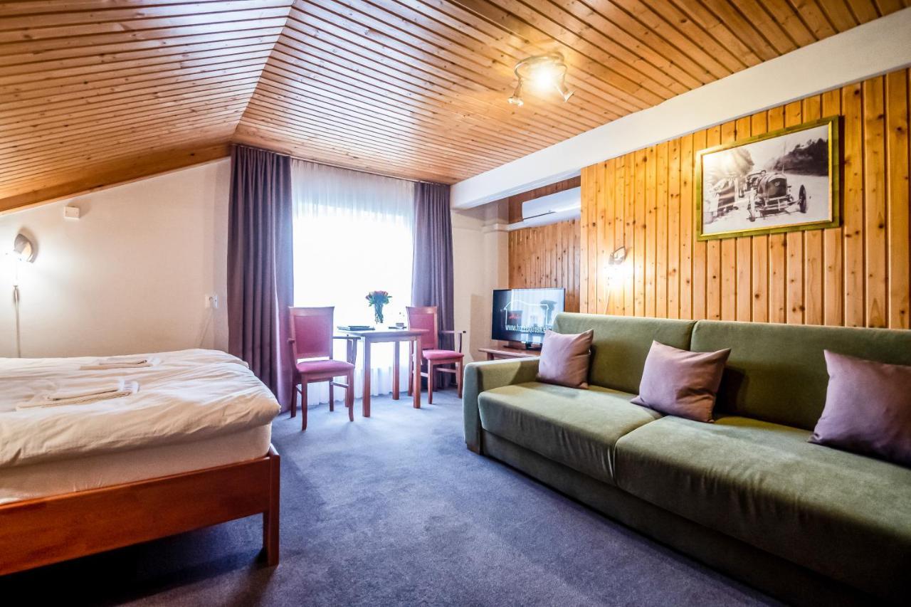 Hotel Squash Centrum Prievidza Exterior foto
