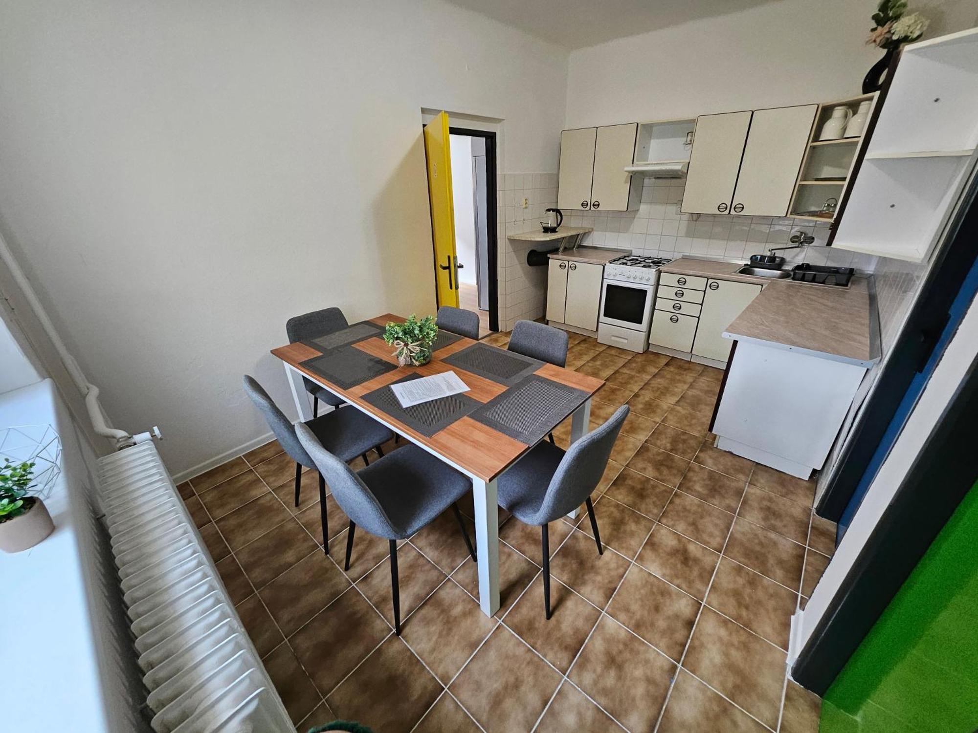 Hotel Squash Centrum Prievidza Zimmer foto